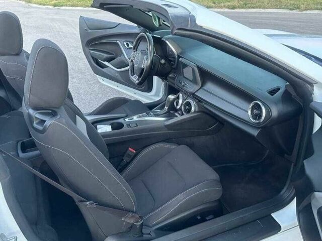 Белый Шевроле Камаро, объемом двигателя 3.6 л и пробегом 57 тыс. км за 4900 $, фото 15 на Automoto.ua