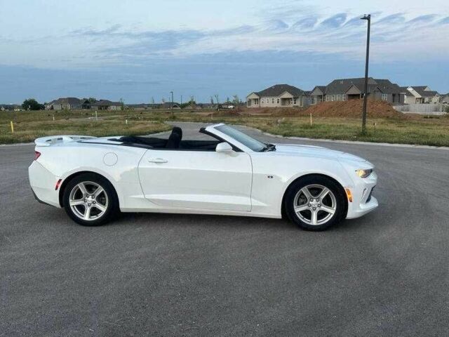 Белый Шевроле Камаро, объемом двигателя 3.6 л и пробегом 57 тыс. км за 4900 $, фото 5 на Automoto.ua