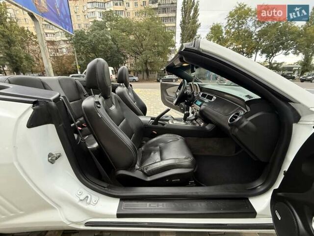 Белый Шевроле Камаро, объемом двигателя 3.56 л и пробегом 154 тыс. км за 12900 $, фото 26 на Automoto.ua