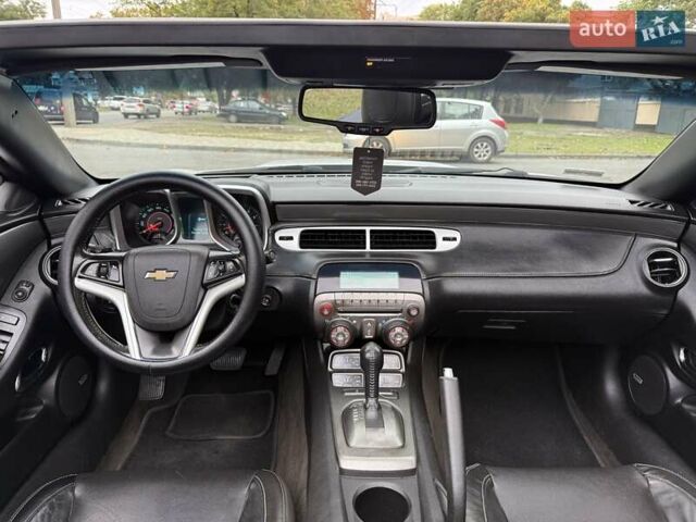 Белый Шевроле Камаро, объемом двигателя 3.56 л и пробегом 154 тыс. км за 12900 $, фото 14 на Automoto.ua