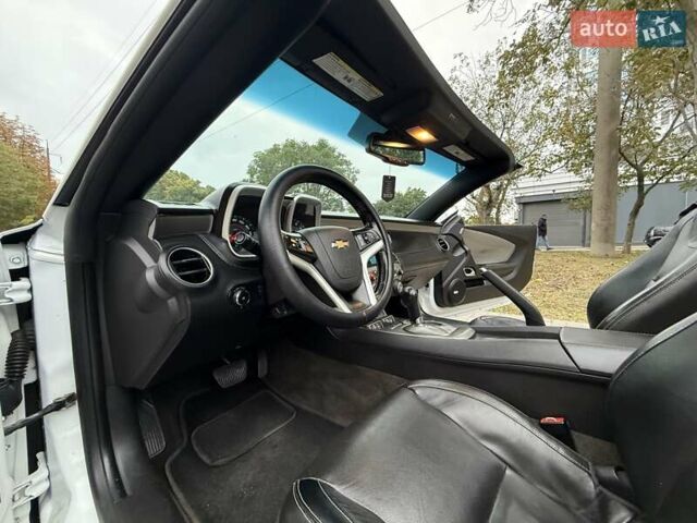 Белый Шевроле Камаро, объемом двигателя 3.56 л и пробегом 154 тыс. км за 12900 $, фото 30 на Automoto.ua