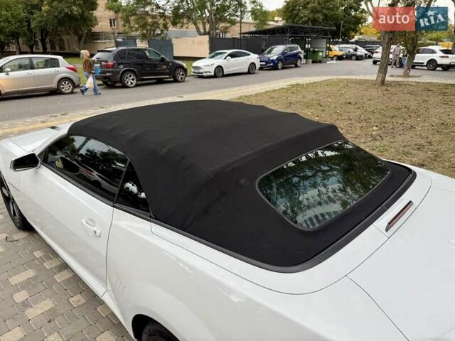 Белый Шевроле Камаро, объемом двигателя 3.56 л и пробегом 154 тыс. км за 12900 $, фото 66 на Automoto.ua