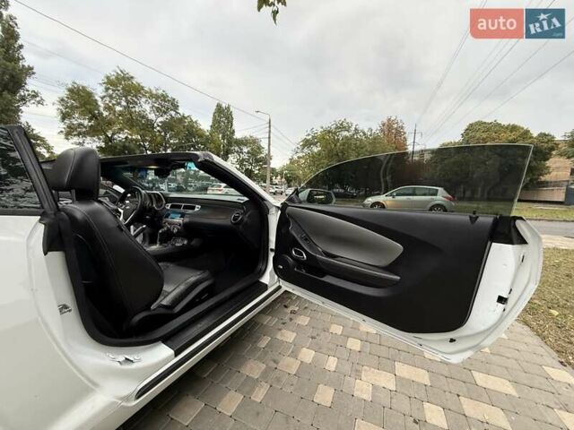 Белый Шевроле Камаро, объемом двигателя 3.56 л и пробегом 154 тыс. км за 12900 $, фото 36 на Automoto.ua