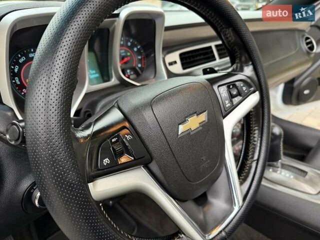 Белый Шевроле Камаро, объемом двигателя 3.56 л и пробегом 154 тыс. км за 12900 $, фото 27 на Automoto.ua