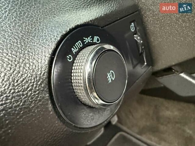 Белый Шевроле Камаро, объемом двигателя 3.56 л и пробегом 154 тыс. км за 12900 $, фото 28 на Automoto.ua