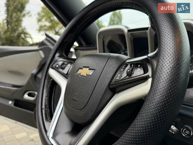 Белый Шевроле Камаро, объемом двигателя 3.56 л и пробегом 154 тыс. км за 12900 $, фото 24 на Automoto.ua