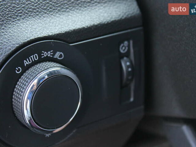 Белый Шевроле Камаро, объемом двигателя 3.6 л и пробегом 131 тыс. км за 14499 $, фото 19 на Automoto.ua