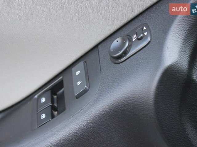 Белый Шевроле Камаро, объемом двигателя 3.6 л и пробегом 131 тыс. км за 14499 $, фото 11 на Automoto.ua