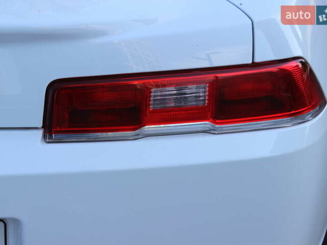 Белый Шевроле Камаро, объемом двигателя 3.6 л и пробегом 131 тыс. км за 14499 $, фото 10 на Automoto.ua