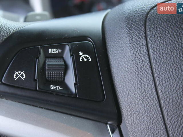 Белый Шевроле Камаро, объемом двигателя 3.6 л и пробегом 131 тыс. км за 14499 $, фото 12 на Automoto.ua