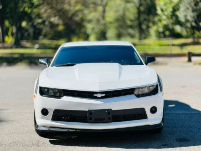 Белый Шевроле Камаро, объемом двигателя 3.6 л и пробегом 75 тыс. км за 5000 $, фото 1 на Automoto.ua