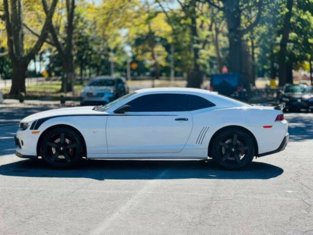 Белый Шевроле Камаро, объемом двигателя 3.6 л и пробегом 75 тыс. км за 5000 $, фото 3 на Automoto.ua