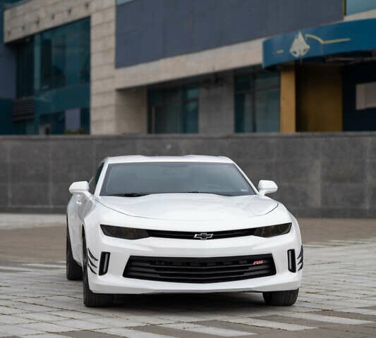 Шевроле Камаро 2016 в Харькове на Automoto.ua Белый Шевроле Камаро, объемом двигателя 2 л и пробегом 118 тыс. км за 16500 $, фото 1 на Automoto.ua