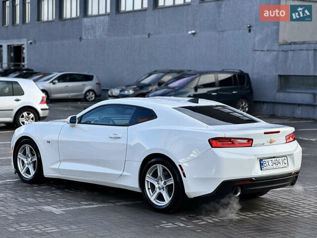 Белый Шевроле Камаро, объемом двигателя 2 л и пробегом 103 тыс. км за 18555 $, фото 49 на Automoto.ua
