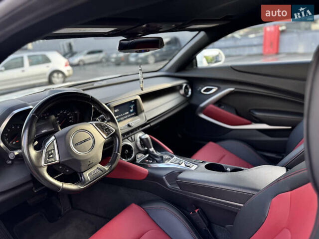 Белый Шевроле Камаро, объемом двигателя 2 л и пробегом 103 тыс. км за 18555 $, фото 31 на Automoto.ua