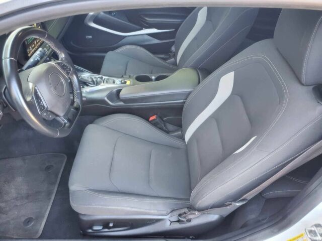 Білий Шевроле Камаро, об'ємом двигуна 2 л та пробігом 72 тис. км за 8900 $, фото 6 на Automoto.ua