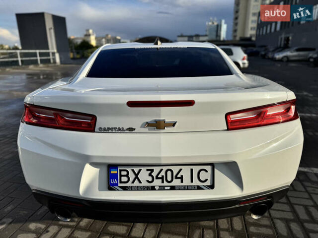 Белый Шевроле Камаро, объемом двигателя 2 л и пробегом 103 тыс. км за 18555 $, фото 7 на Automoto.ua