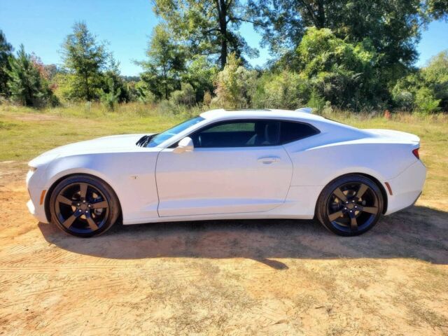 Білий Шевроле Камаро, об'ємом двигуна 2 л та пробігом 72 тис. км за 8900 $, фото 3 на Automoto.ua