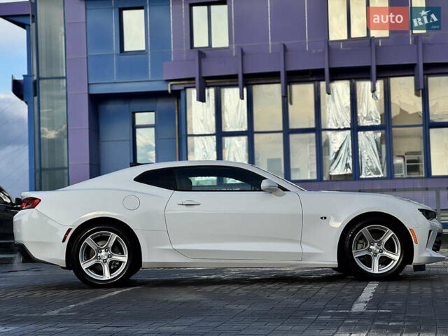 Белый Шевроле Камаро, объемом двигателя 2 л и пробегом 103 тыс. км за 18555 $, фото 42 на Automoto.ua