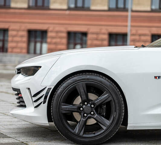 Шевроле Камаро 2016 в Харькове на Automoto.ua Белый Шевроле Камаро, объемом двигателя 2 л и пробегом 118 тыс. км за 16500 $, фото 4 на Automoto.ua