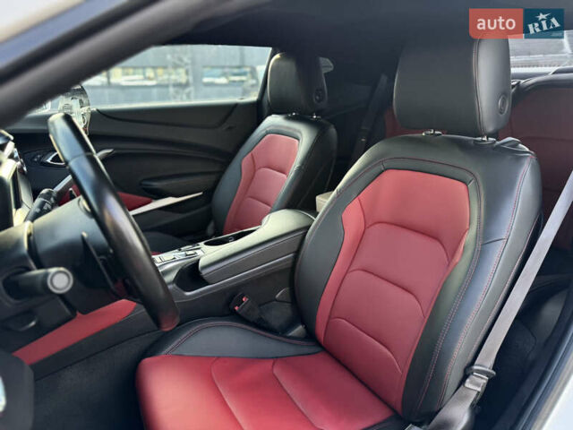 Белый Шевроле Камаро, объемом двигателя 2 л и пробегом 103 тыс. км за 18555 $, фото 51 на Automoto.ua