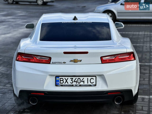 Белый Шевроле Камаро, объемом двигателя 2 л и пробегом 103 тыс. км за 18555 $, фото 47 на Automoto.ua