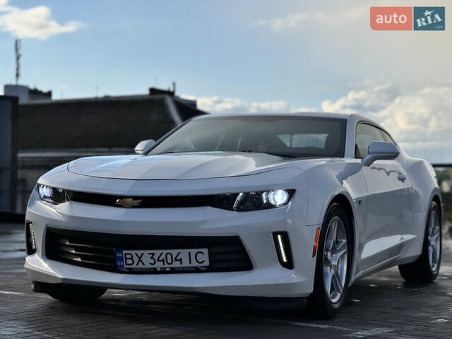 Белый Шевроле Камаро, объемом двигателя 2 л и пробегом 103 тыс. км за 18555 $, фото 34 на Automoto.ua