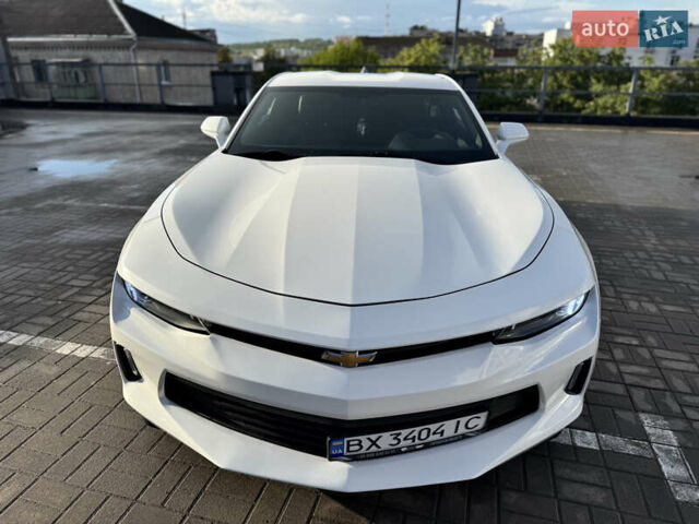 Белый Шевроле Камаро, объемом двигателя 2 л и пробегом 103 тыс. км за 18555 $, фото 52 на Automoto.ua