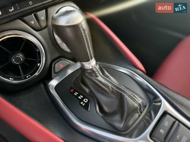 Белый Шевроле Камаро, объемом двигателя 2 л и пробегом 103 тыс. км за 18555 $, фото 24 на Automoto.ua