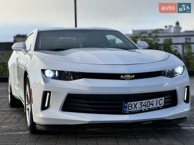 Белый Шевроле Камаро, объемом двигателя 2 л и пробегом 103 тыс. км за 18555 $, фото 35 на Automoto.ua