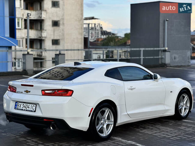 Белый Шевроле Камаро, объемом двигателя 2 л и пробегом 103 тыс. км за 18555 $, фото 45 на Automoto.ua
