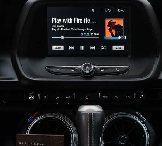 Шевроле Камаро 2016 в Харькове на Automoto.ua Белый Шевроле Камаро, объемом двигателя 2 л и пробегом 118 тыс. км за 16500 $, фото 21 на Automoto.ua