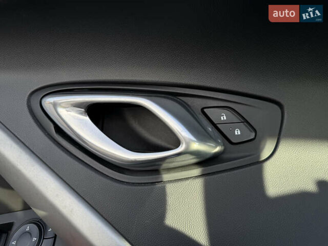 Белый Шевроле Камаро, объемом двигателя 2 л и пробегом 103 тыс. км за 18555 $, фото 19 на Automoto.ua