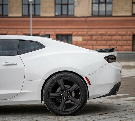 Шевроле Камаро 2016 в Харькове на Automoto.ua Белый Шевроле Камаро, объемом двигателя 2 л и пробегом 118 тыс. км за 16500 $, фото 3 на Automoto.ua
