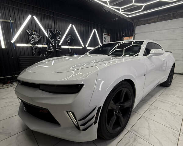 Шевроле Камаро 2016 в Харькове на Automoto.ua Белый Шевроле Камаро, объемом двигателя 2 л и пробегом 118 тыс. км за 16500 $, фото 29 на Automoto.ua