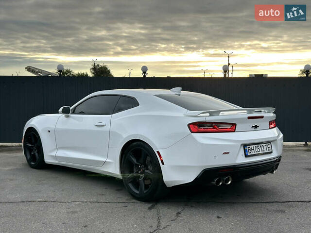 Белый Шевроле Камаро, объемом двигателя 6.16 л и пробегом 99 тыс. км за 23500 $, фото 4 на Automoto.ua