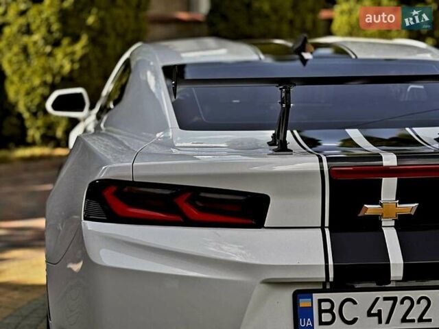 Білий Шевроле Камаро, об'ємом двигуна 2 л та пробігом 136 тис. км за 21500 $, фото 19 на Automoto.ua