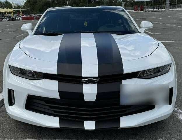 Белый Шевроле Камаро, объемом двигателя 2 л и пробегом 70 тыс. км за 10900 $, фото 1 на Automoto.ua