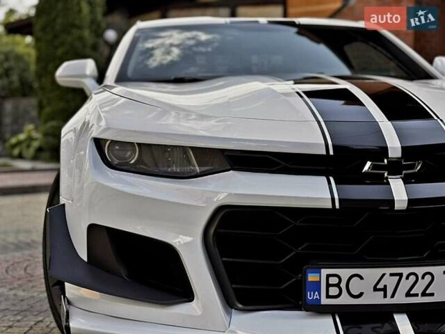 Білий Шевроле Камаро, об'ємом двигуна 2 л та пробігом 136 тис. км за 21500 $, фото 1 на Automoto.ua