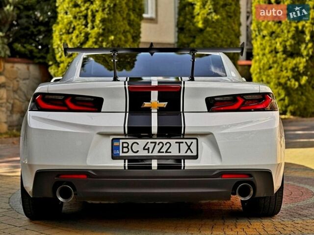 Белый Шевроле Камаро, объемом двигателя 2 л и пробегом 140 тыс. км за 20400 $, фото 21 на Automoto.ua