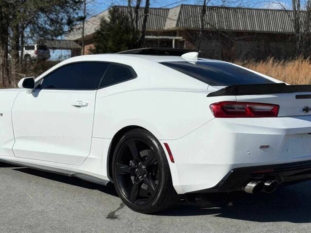 Білий Шевроле Камаро, об'ємом двигуна 6.2 л та пробігом 53 тис. км за 7000 $, фото 4 на Automoto.ua