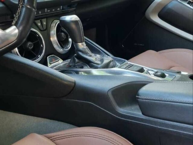 Белый Шевроле Камаро, объемом двигателя 2 л и пробегом 112 тыс. км за 18500 $, фото 8 на Automoto.ua