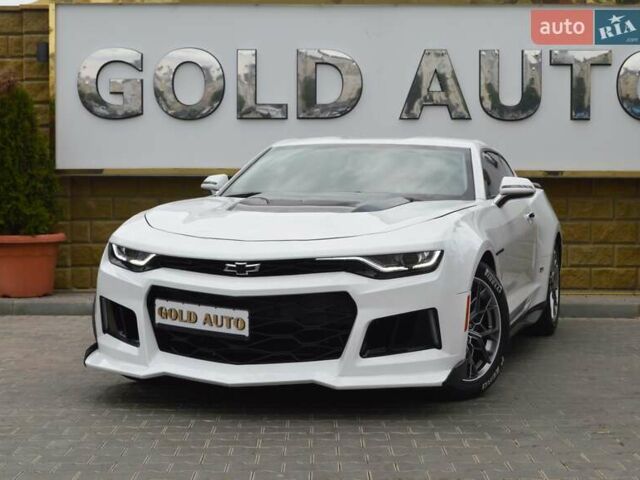 Белый Шевроле Камаро, объемом двигателя 2 л и пробегом 111 тыс. км за 19900 $, фото 4 на Automoto.ua
