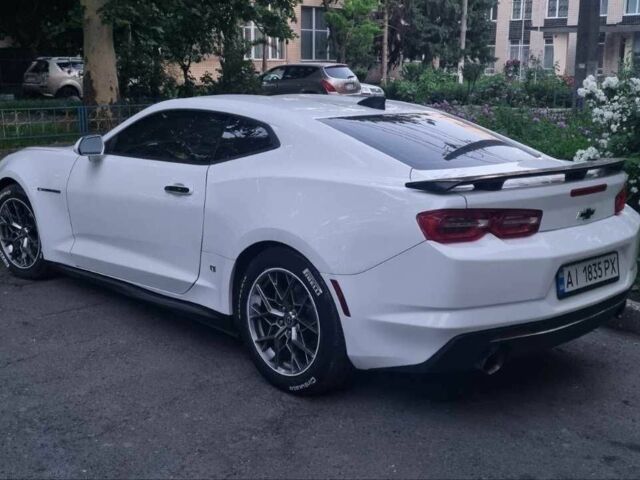 Белый Шевроле Камаро, объемом двигателя 2 л и пробегом 112 тыс. км за 18500 $, фото 5 на Automoto.ua