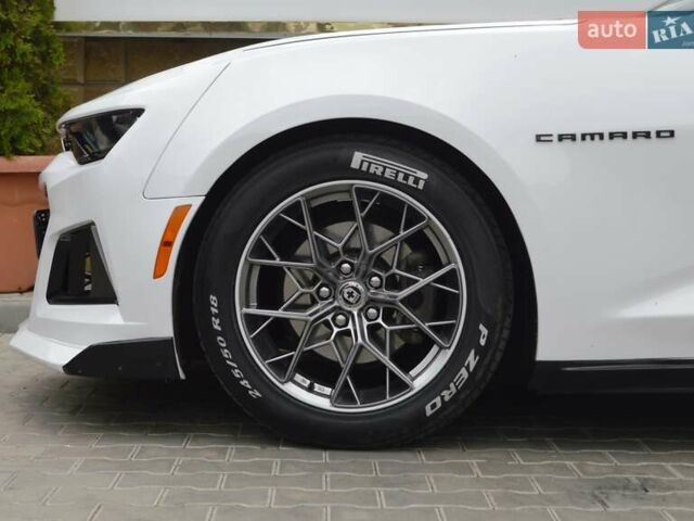 Белый Шевроле Камаро, объемом двигателя 2 л и пробегом 111 тыс. км за 19900 $, фото 7 на Automoto.ua