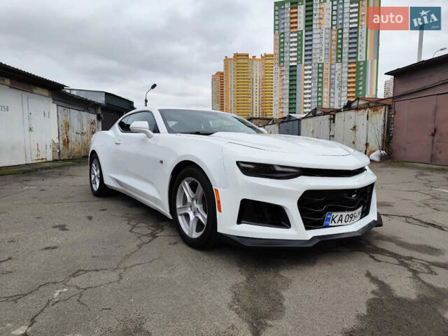Белый Шевроле Камаро, объемом двигателя 2 л и пробегом 74 тыс. км за 17900 $, фото 1 на Automoto.ua