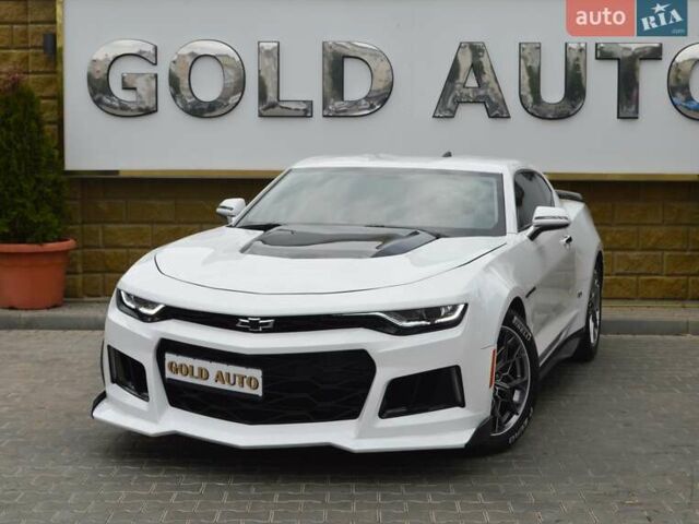 Белый Шевроле Камаро, объемом двигателя 2 л и пробегом 111 тыс. км за 19900 $, фото 5 на Automoto.ua