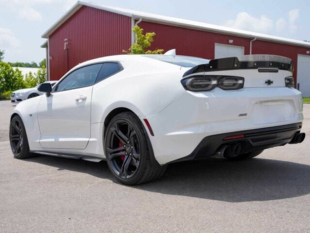 Шевроле Камаро 2020 в Тернополе на Automoto.ua Белый Шевроле Камаро, объемом двигателя 6.2 л и пробегом 45 тыс. км за 6700 $, фото 5 на Automoto.ua