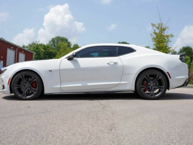 Шевроле Камаро 2020 в Тернополе на Automoto.ua Белый Шевроле Камаро, объемом двигателя 6.2 л и пробегом 45 тыс. км за 6700 $, фото 6 на Automoto.ua