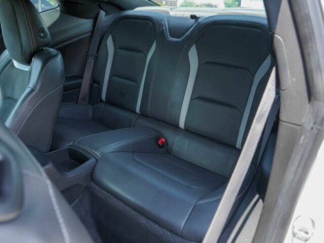 Шевроле Камаро 2020 в Тернополе на Automoto.ua Белый Шевроле Камаро, объемом двигателя 6.2 л и пробегом 45 тыс. км за 6700 $, фото 11 на Automoto.ua